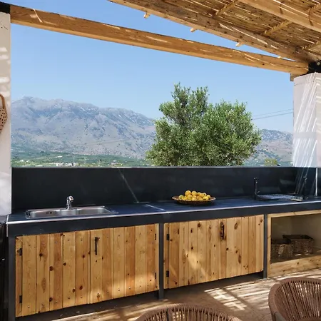 Villa Yammas, 5-bedroom Stone With Private Pool, Walking Distance From Drámia