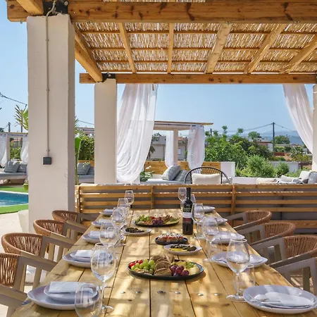 Villa Yammas, 5-bedroom Stone With Private Pool, Walking Distance From Drámia