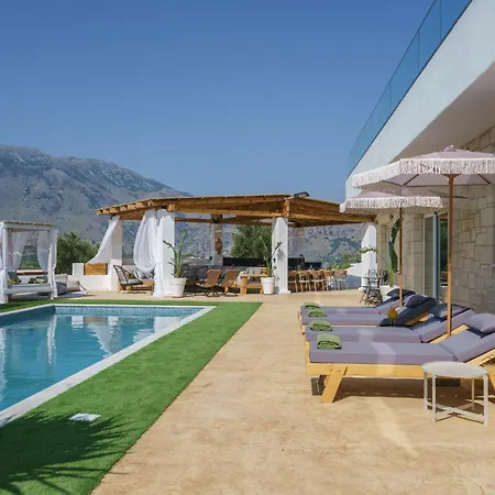 Yammas, 5-bedroom Stone With Private Pool, Walking Distance From Villa *