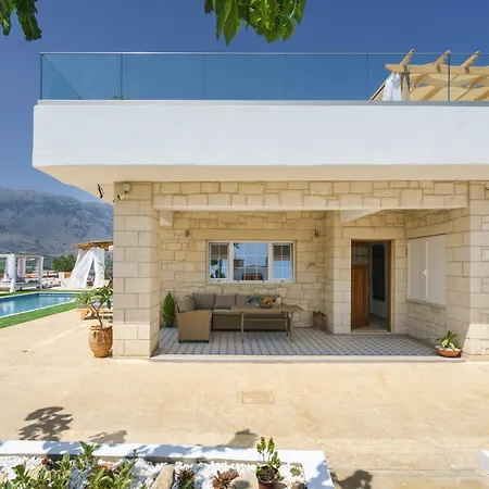 Yammas, 5-bedroom Stone With Private Pool, Walking Distance From *