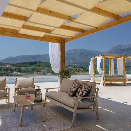 Yammas, 5-bedroom Stone With Private Pool, Walking Distance From Villa