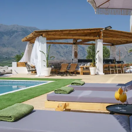Yammas, 5-bedroom Stone With Private Pool, Walking Distance From Villa *