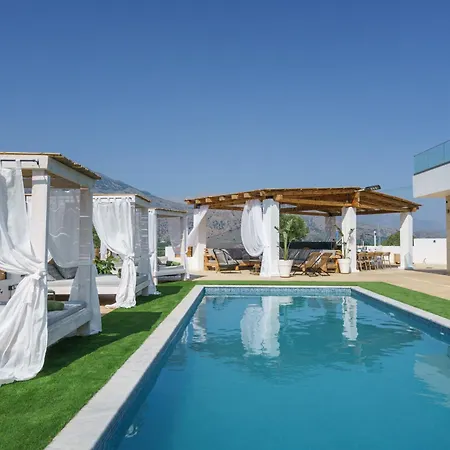 Yammas, 5-bedroom Stone With Private Pool, Walking Distance From Villa Dhrámia