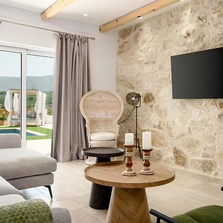 Yammas, 5-bedroom Stone With Private Pool, Walking Distance From *