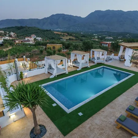 Yammas, 5-bedroom Stone With Private Pool, Walking Distance From Willa *