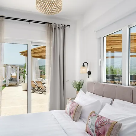 Yammas, 5-bedroom Stone With Private Pool, Walking Distance From Willa *